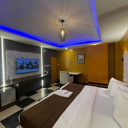 Presken Hotel At International Airport Road Икеджа Екстериор снимка